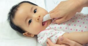 HOW TO CLEAN NEWBORN TONGUE