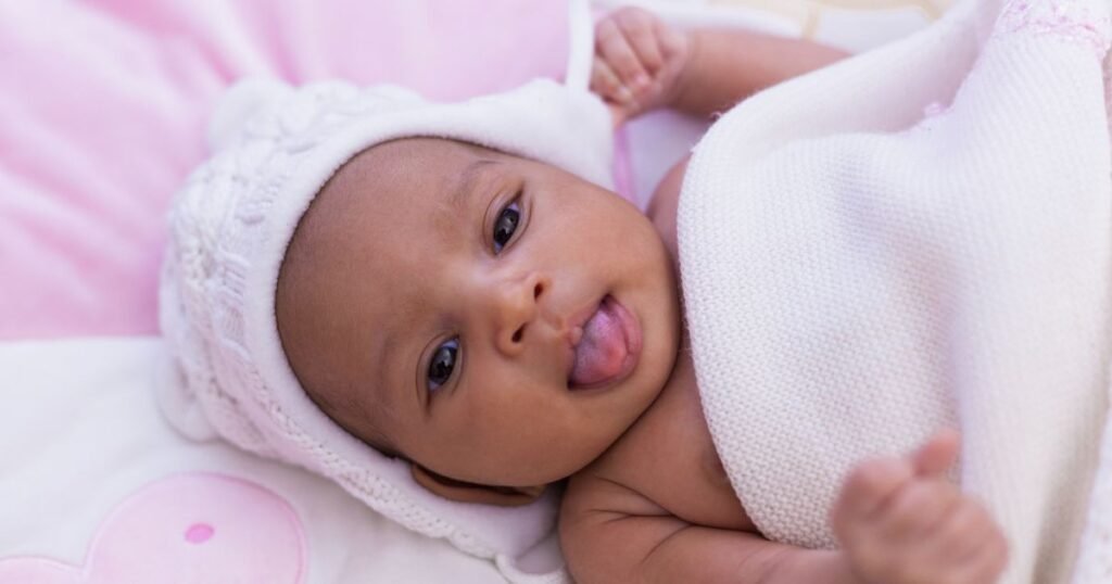 how to clean newborn tongue